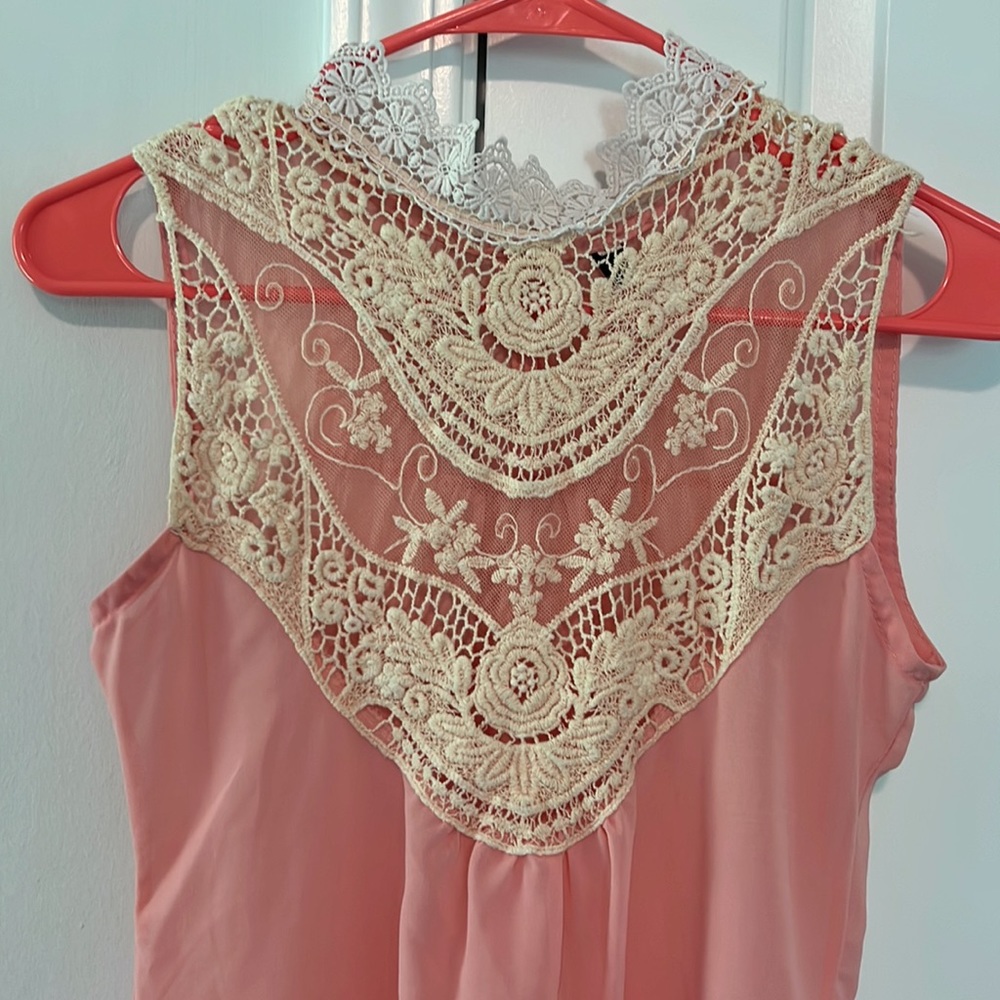 Show Lai Pink & Cream Crochet High Neck Sheer Tank - Picture 3 of 11